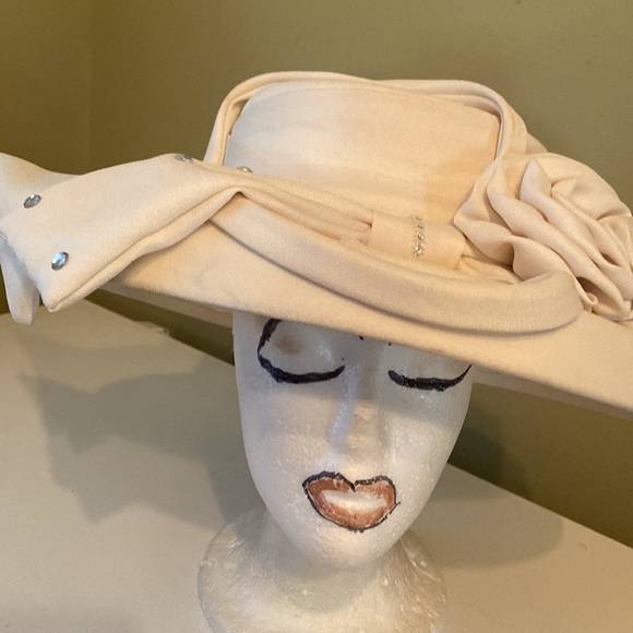 Really Cute Dress Hat / Church Hat by Lily Lee Lily Lee Products for Sale up to 90% Off Retail: Poshmark main image 3